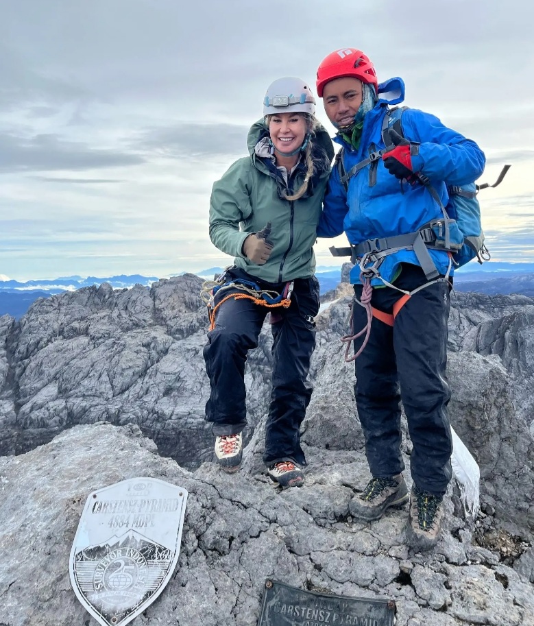 Arlen Summit Carstensz
